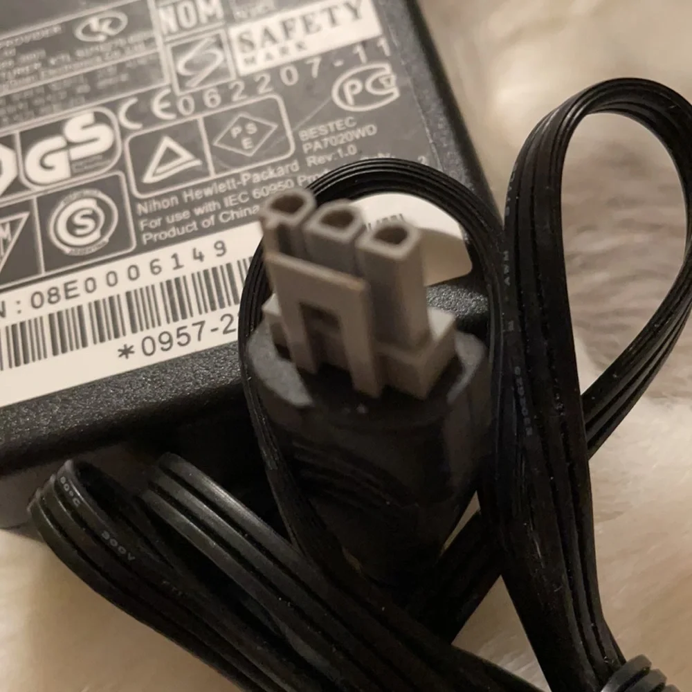 Hp AC Power Adapter 0957-2231